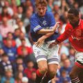 Neil Murray (stânga), într-un duel cu Paul Ince, în amicalul Manchester United - Rangers 0-1 din august 1994 / Foto: Imago