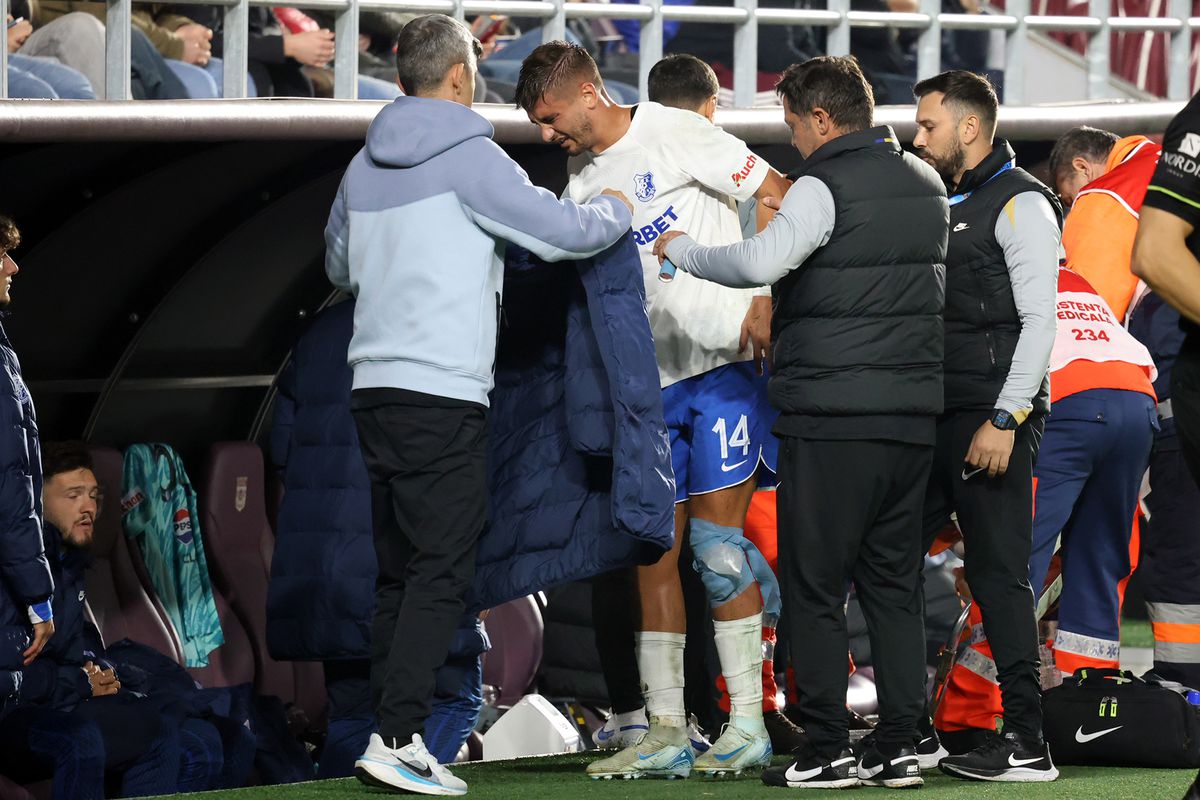 Înainte de Farul - Craiova, Gică Hagi anunță o pierdere grea: „Stă 3-4 luni. Mai sunt și alte probleme”