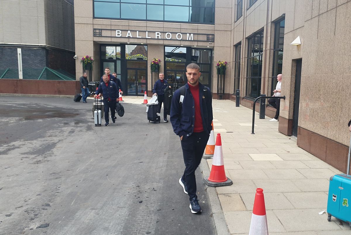 FCSB a ajuns, în sfârșit, la Glasgow! Imagini de la sosirea campioanei României » Mesajul scurt al lui Tavi Popescu