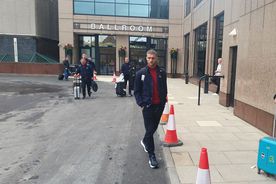 FCSB a ajuns, în sfârșit, la Glasgow! Imagini de la sosirea campioanei României » Mesajul scurt al lui Tavi Popescu