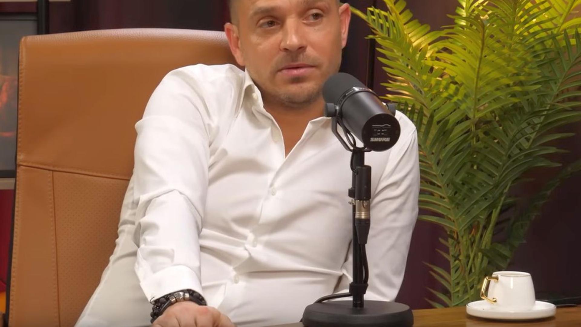 Tiberiu Bălan la conferință de presă discutând suspendarea impusă de Comisia Disciplină FRF pentru datorii către Rapid. | sursa foto: Gazeta Sporturilor