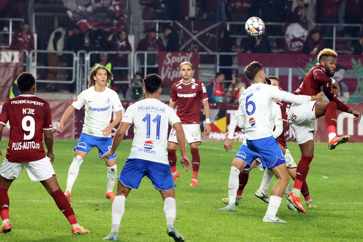 Fotografii de la meciul Rapid - Farul 5-0