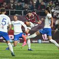 Gustavo Henrique Marins Silva și Alexandru Constantin Stoian sunt spectatori la golul de Alexandru Dobre, în Rapid - Farul 5-0 în Giulești / Foto: Imago