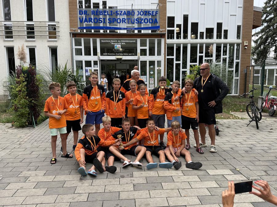 Episod stupefiant la un turneu U14: antrenorul a sărit la bătaie și l-a agresat pe arbitru! + „Copilul ăla a primit un pumn în gât, au venit cu masca de oxigen”