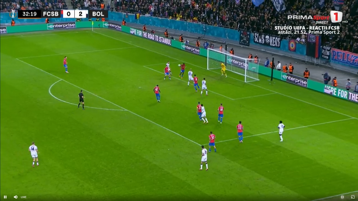 Umilință supremă pentru apărarea celor de la FCSB » Jucătorul de la Bologna l-a imitat pe Zidane în careu, apoi a izbucnit în râs