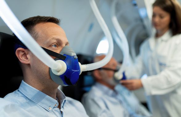 „Șase, șapte, opt ore pe zi” » Fotbalistul naționalei, dezvăluiri despre ruptura carierei: „O cameră hiperbarică, în care stau și inspir oxigen pur!”