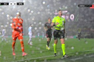 Meci întrerupt în Conference League, la 4 minute după golul anulat de VAR