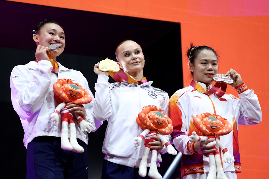 Suspans până în ultima clipă la Campionatele Mondiale de la Jakarta » Angelina Melnikova s-a impus la individual compus