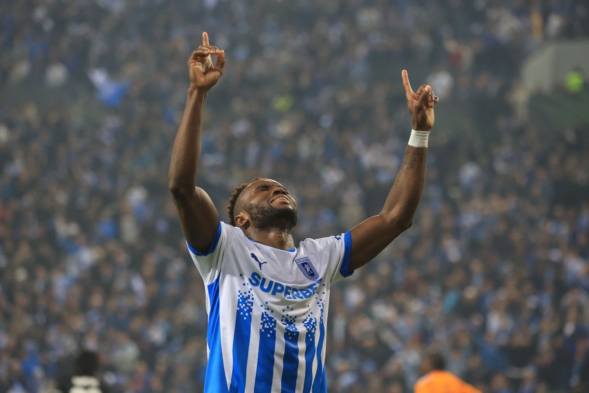 Final DRAMATIC în Universitatea Craiova - Noah » Piedică pentru olteni pe „Oblemenco”. Clasamentul în Conference League