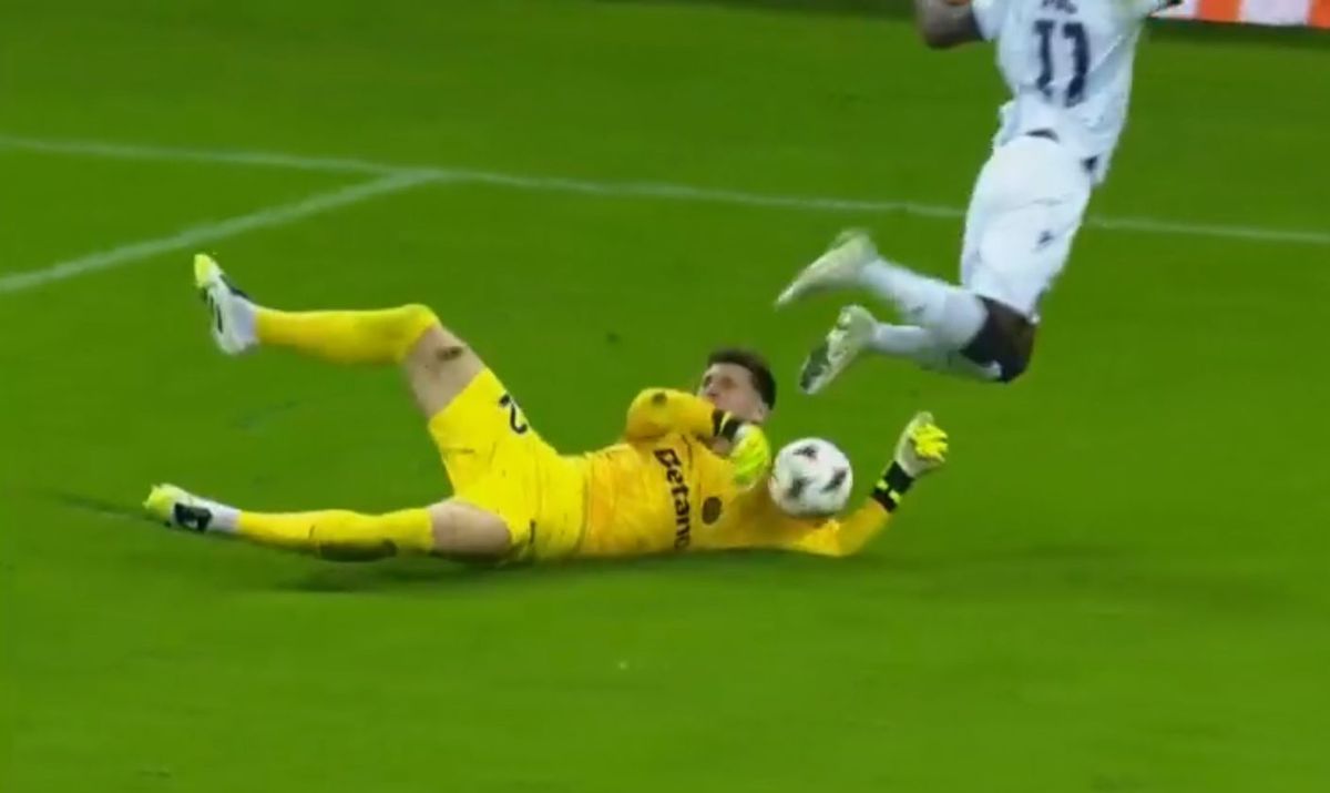 Ștefan Târnovanu, moment delicat în prima repriză cu „bătăușul” de la Bologna » I-a arătat obrazul