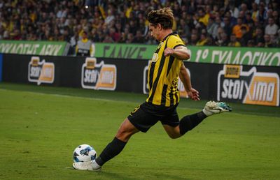 Răzvan Marin, într-o seară de vis la Atena! AEK o zdrobește pe Aberdeen și stabilește scorul serii în Conference League