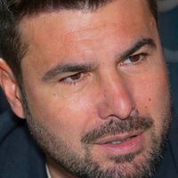 Mutu, incendiar la „2 la 1”