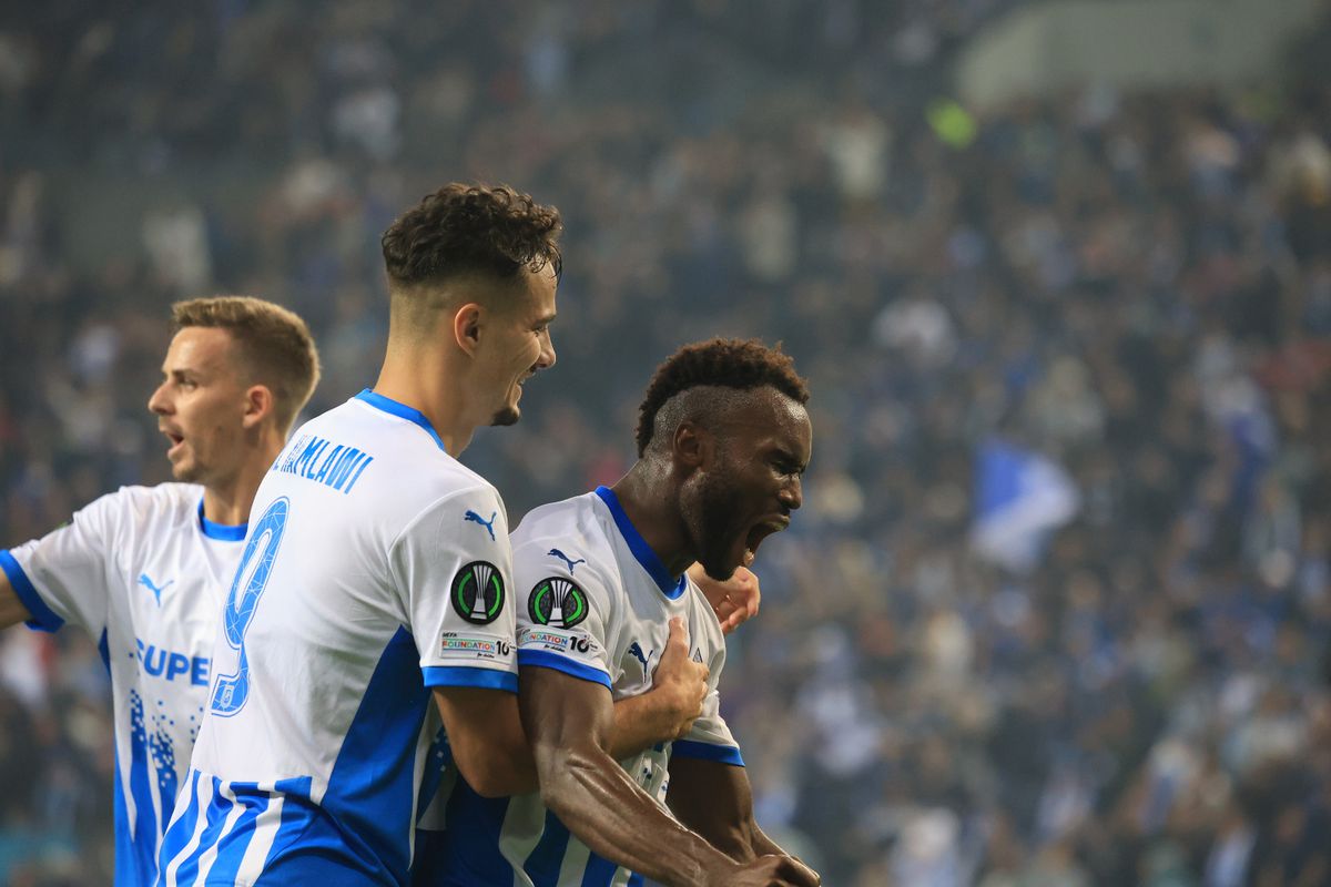 Momente speciale în Bănie: ce scenografie au pregătit oltenii pentru partida cu Noah, după ce s-au dat în stambă la adresa UEFA