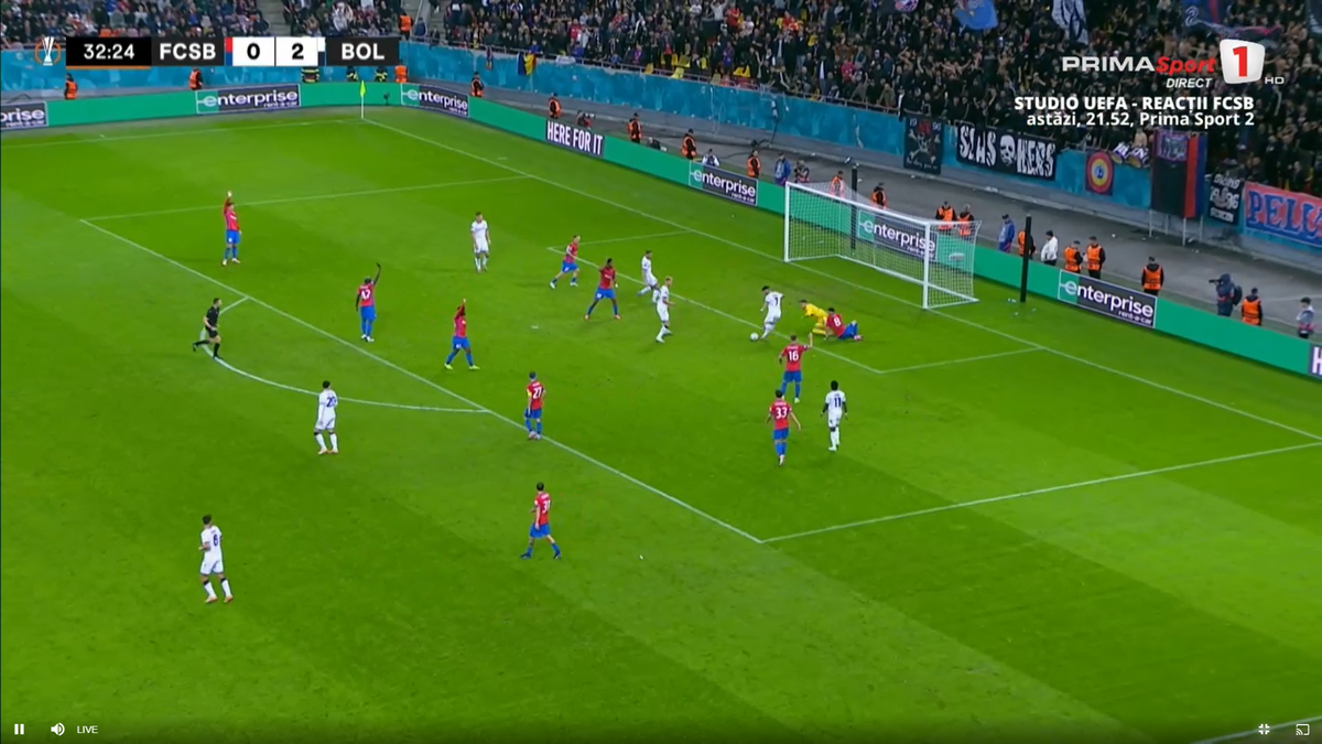 Umilință supremă pentru apărarea celor de la FCSB » Jucătorul de la Bologna l-a imitat pe Zidane în careu, apoi a izbucnit în râs