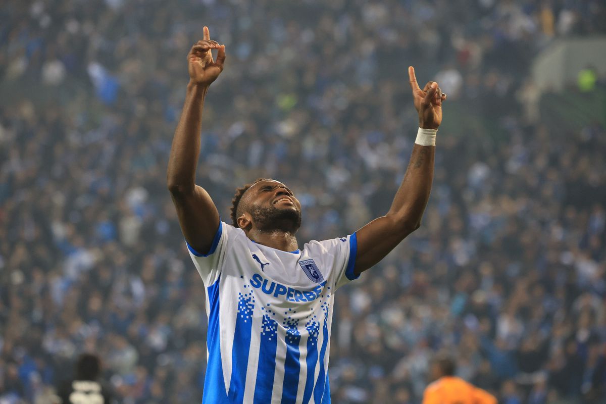 Final DRAMATIC în Universitatea Craiova - Noah » Piedică pentru olteni pe „Oblemenco”. Clasamentul în Conference League