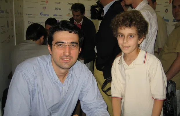 Un campion mondial de renume, investigat în urma morții subite a marelui maestru Daniel Naroditsky! » Magnus Carlsen îl acuză și el: „Probabil că trebuia să fac asta public”