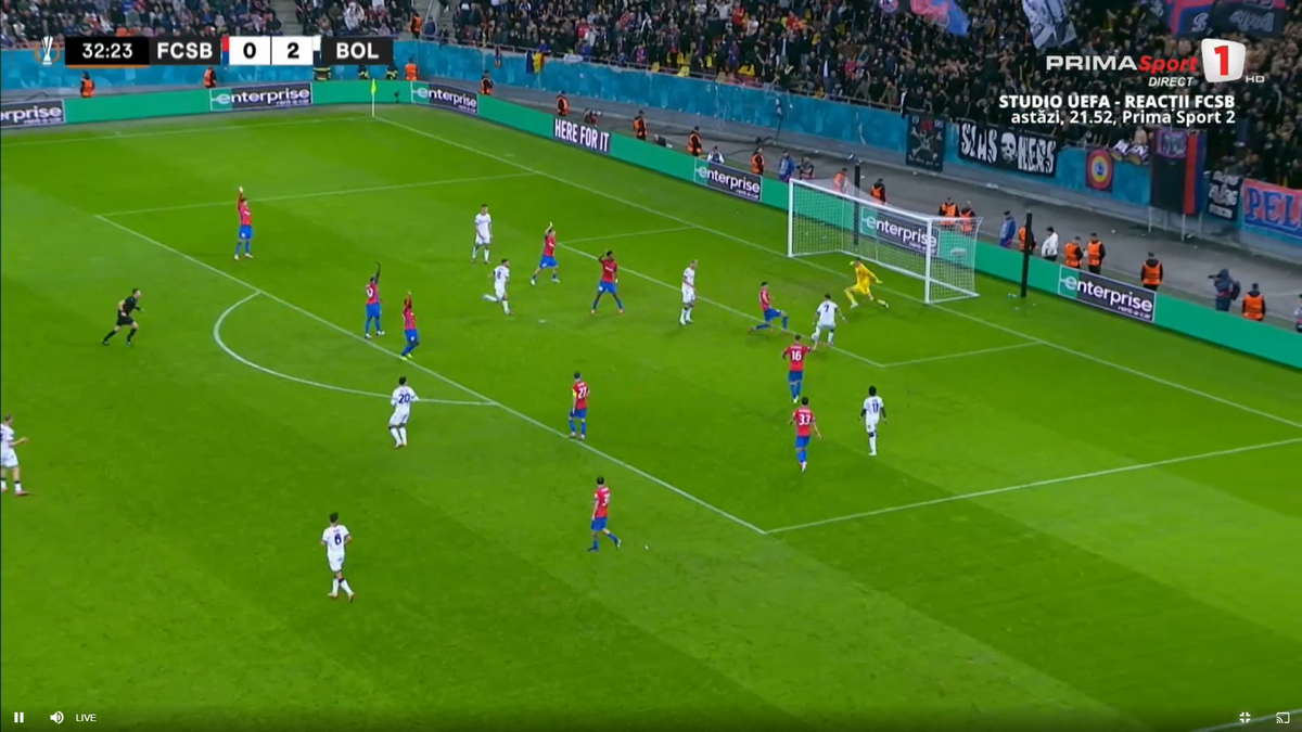 Umilință supremă pentru apărarea celor de la FCSB » Jucătorul de la Bologna l-a imitat pe Zidane în careu, apoi a izbucnit în râs