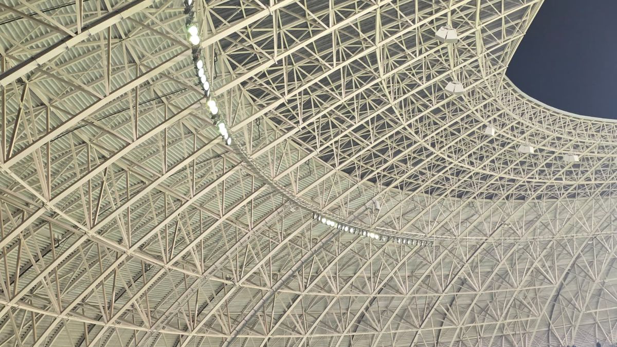 De ce nu a fost oprit meciul la Craiova, deși a căzut nocturna în timpul reprizei secunde