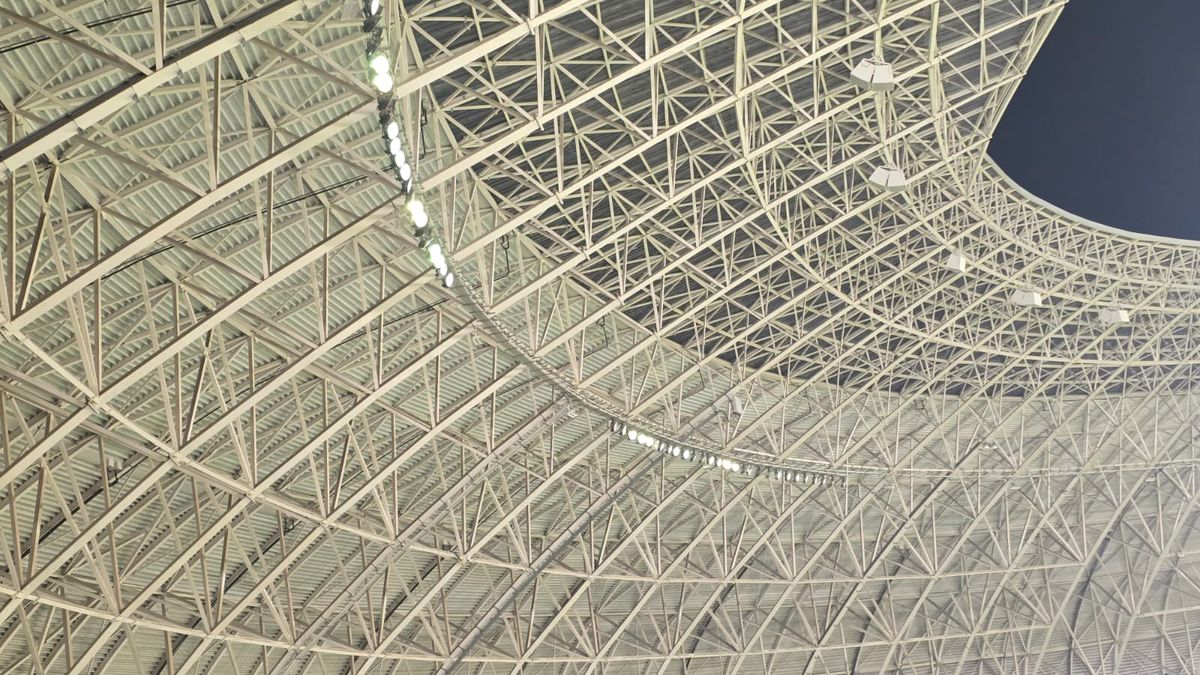 De ce nu a fost oprit meciul la Craiova, deși a căzut nocturna în timpul reprizei secunde