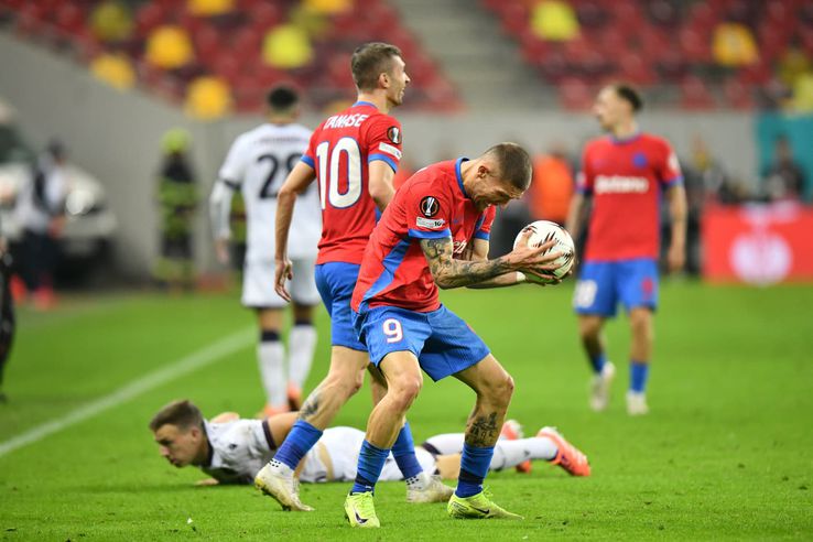 Florin Tănase, Daniel Bîrligea în FCSB – Bologna // foto: Cristi Preda (GSP)