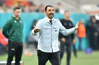 Elias Charalambous a mers direct la Alibec după meci, dar a refuzat să dezvăluie dialogul avut