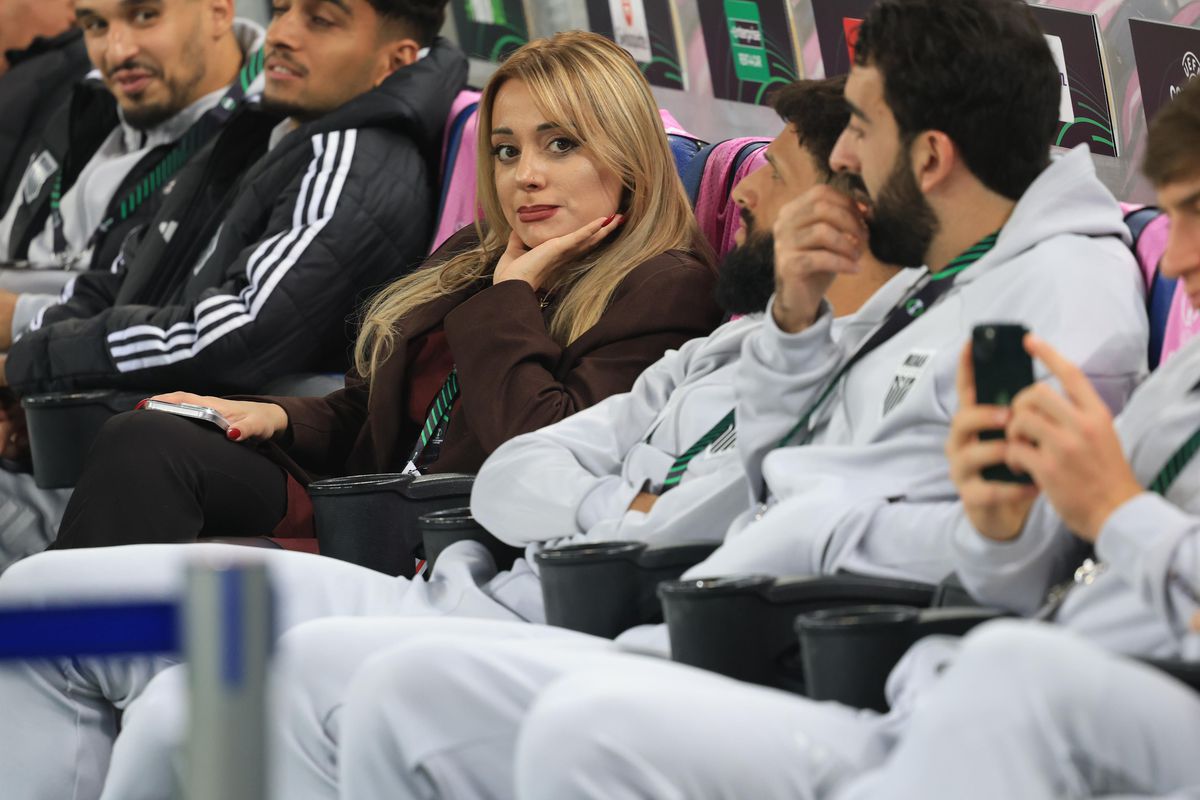 Anna a venit la Craiova - Noah și a fost în centrul atenției pe „Oblemenco” » Cum a fost surprinsă