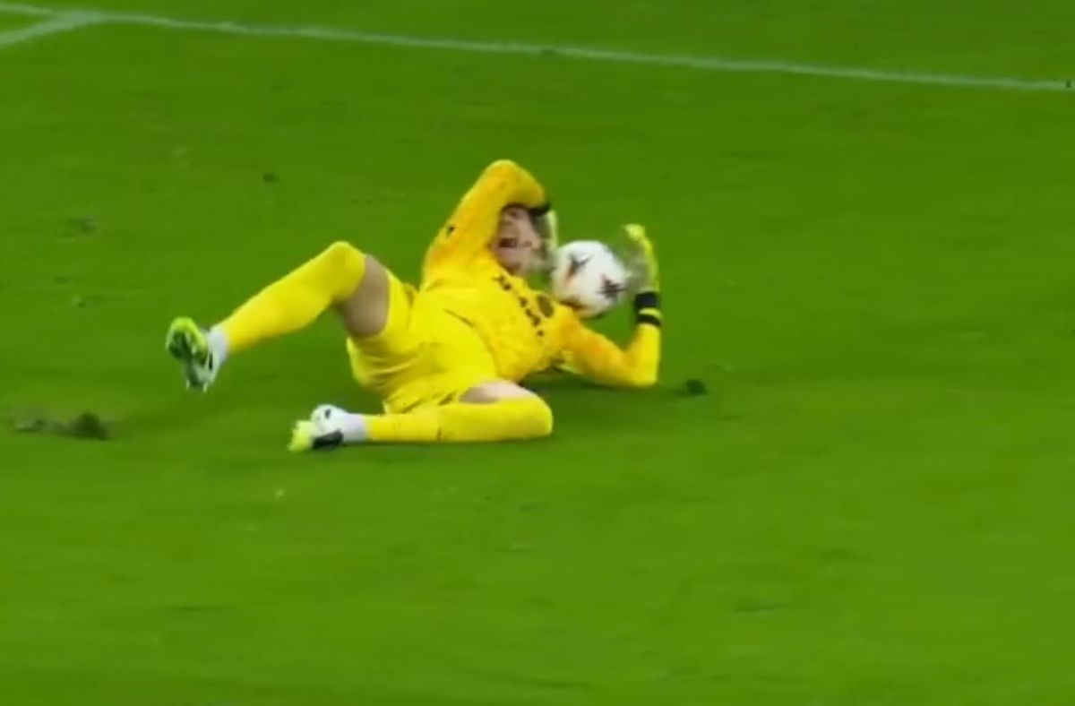 Ștefan Târnovanu, moment delicat în prima repriză cu „bătăușul” de la Bologna » I-a arătat obrazul