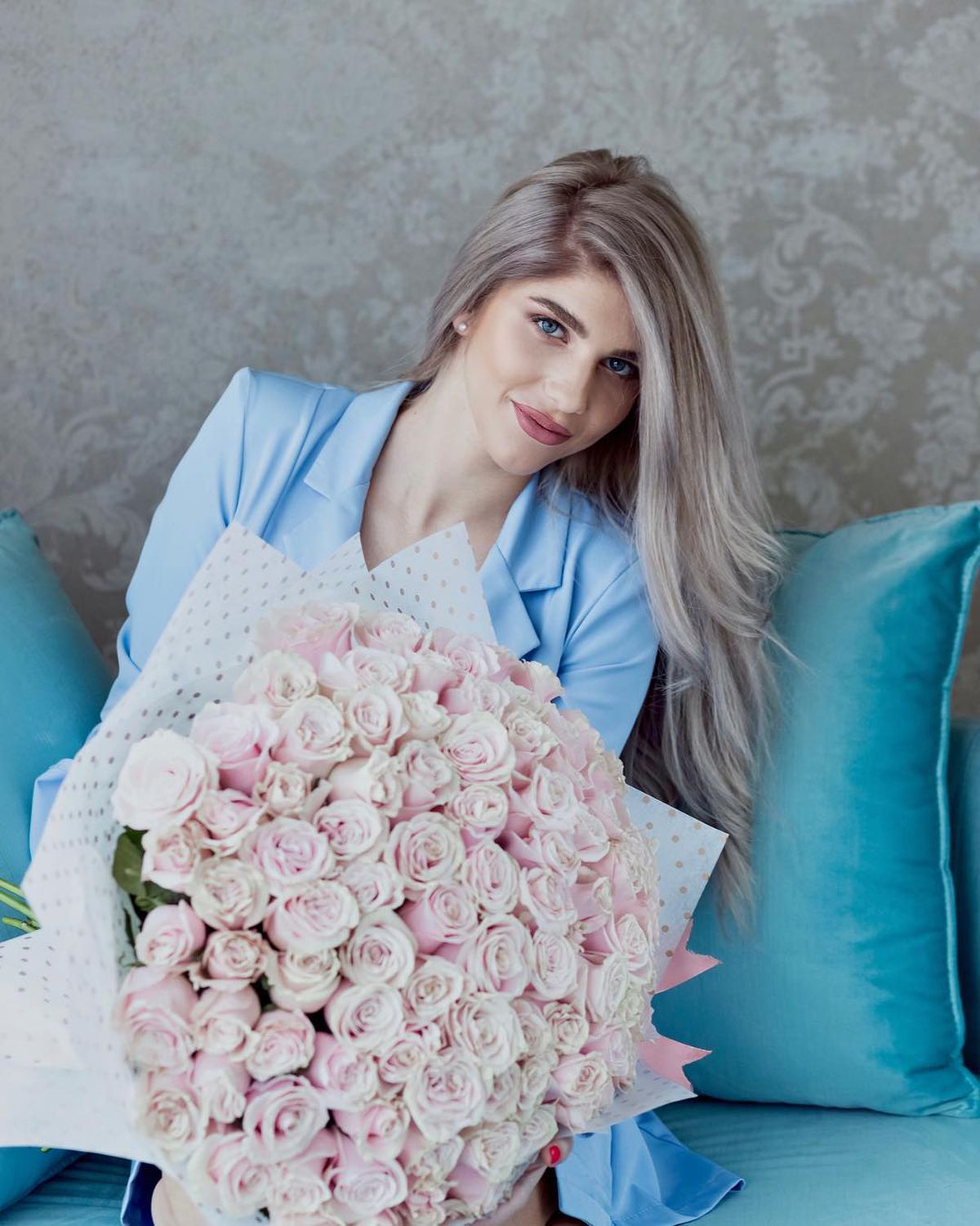 FOTO Logodnica lui Dorin Rotariu a făcut senzație la petrecerea clubului Astana » Floris Ariana a apărut în cea mai scurtă și mulată rochie