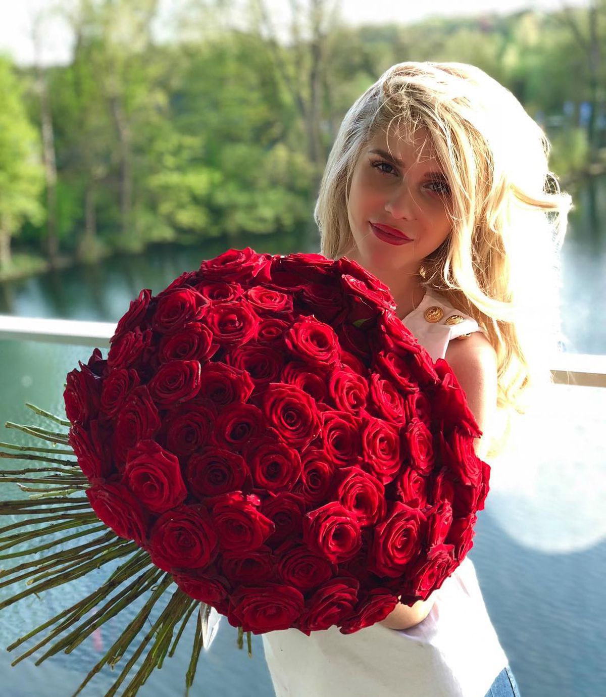 FOTO Logodnica lui Dorin Rotariu a făcut senzație la petrecerea clubului Astana » Floris Ariana a apărut în cea mai scurtă și mulată rochie