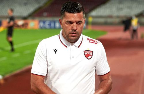 Cosmin Contra, 44 de ani, antrenorul lui Dinamo, a comentat acuzațiile lansate ieri de suporterii roș-albilor.