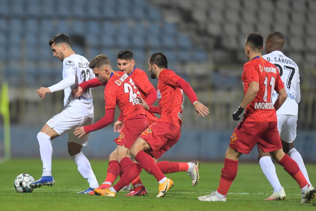 Gaz Metan - FCSB. Crețu a cedat în startul meciului! S-a dus glonț la asistent: „Ce «hei, hei»?! P*** mea!”