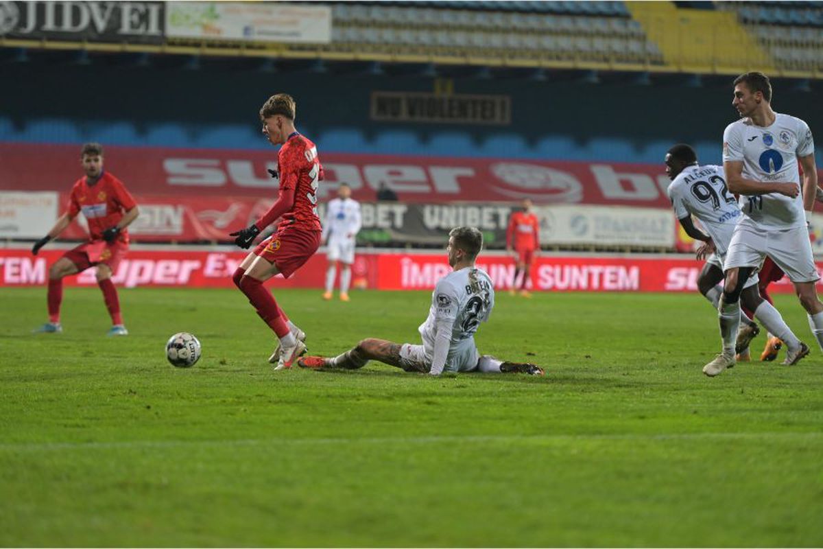 Gaz Metan - FCSB 2-3. Cornel Dinu, impresionat de un stelist: „Seamănă cu Dumitrache! Foarte talentat”