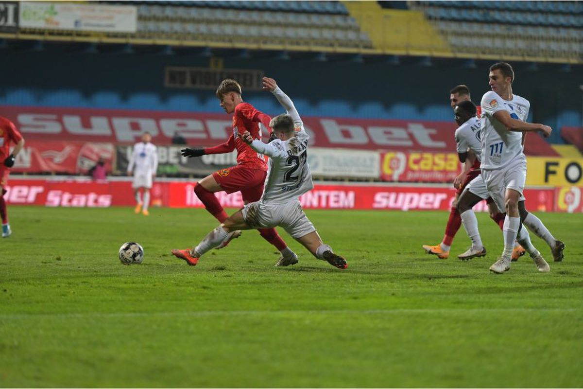 Gaz Metan - FCSB 2-3. Cornel Dinu, impresionat de un stelist: „Seamănă cu Dumitrache! Foarte talentat”