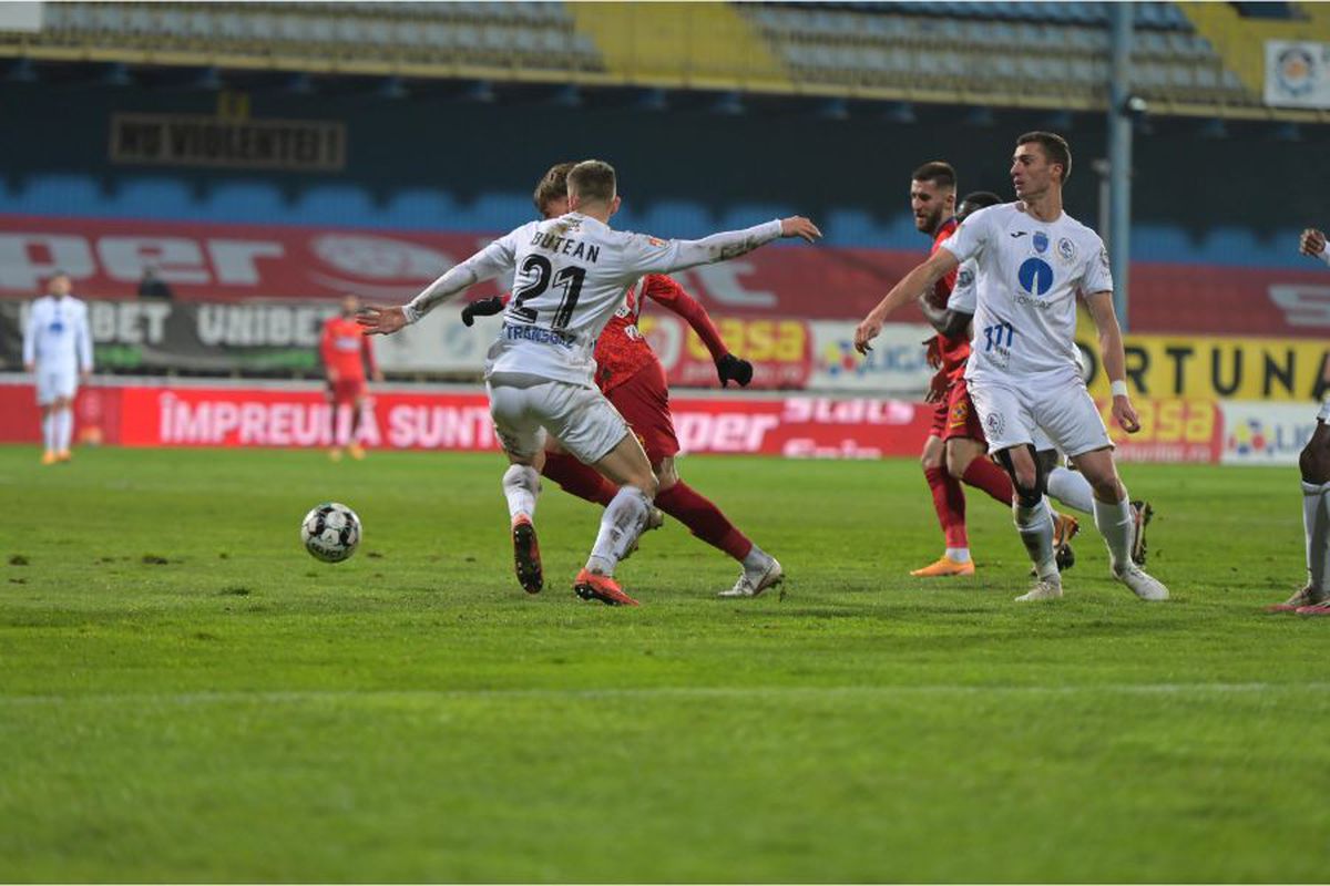 Gaz Metan - FCSB 2-3. Cornel Dinu, impresionat de un stelist: „Seamănă cu Dumitrache! Foarte talentat”