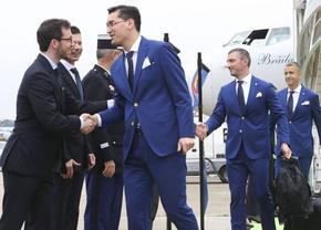 Șefii FRF au zburat după selecționer! » Surpriză totală: Răzvan Lucescu, surprins în Grecia alături de Burleanu și Stoichiță