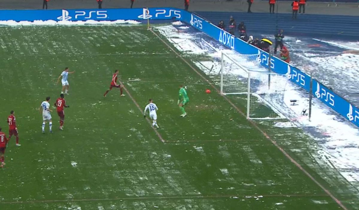 Manuel Neuer - gafă în Dinamo Kiev - Bayern Munchen + penalty refuzat