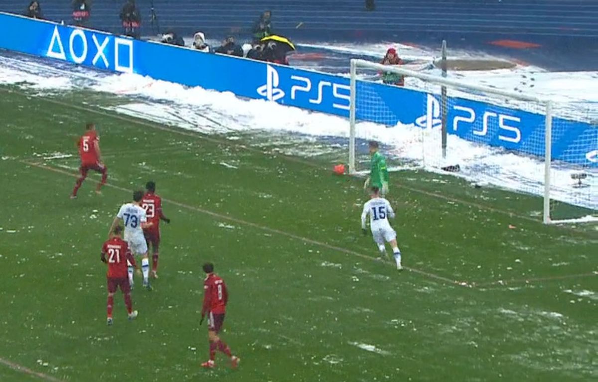 Manuel Neuer - gafă în Dinamo Kiev - Bayern Munchen + penalty refuzat