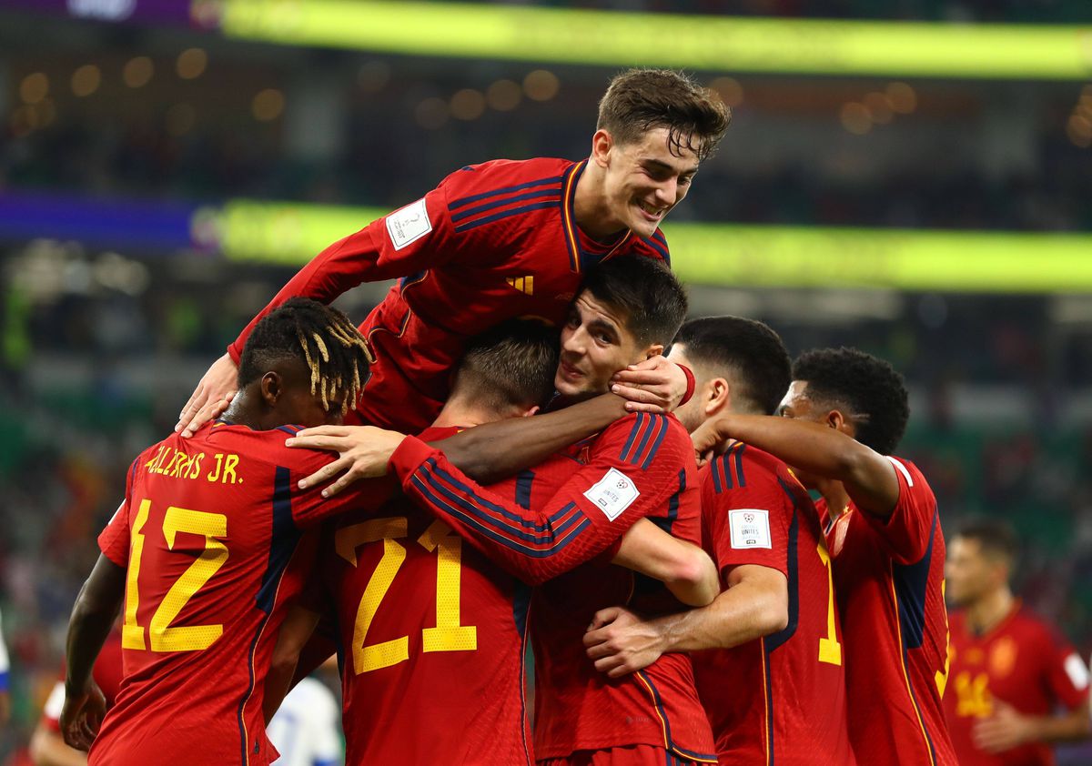 Ce s-a întâmplat la penalty-ul Spaniei » Reporterii GSP prezenți pe stadion au remarcat o fază neașteptată cu Busquets, Ferran Toress și Luis Enrique