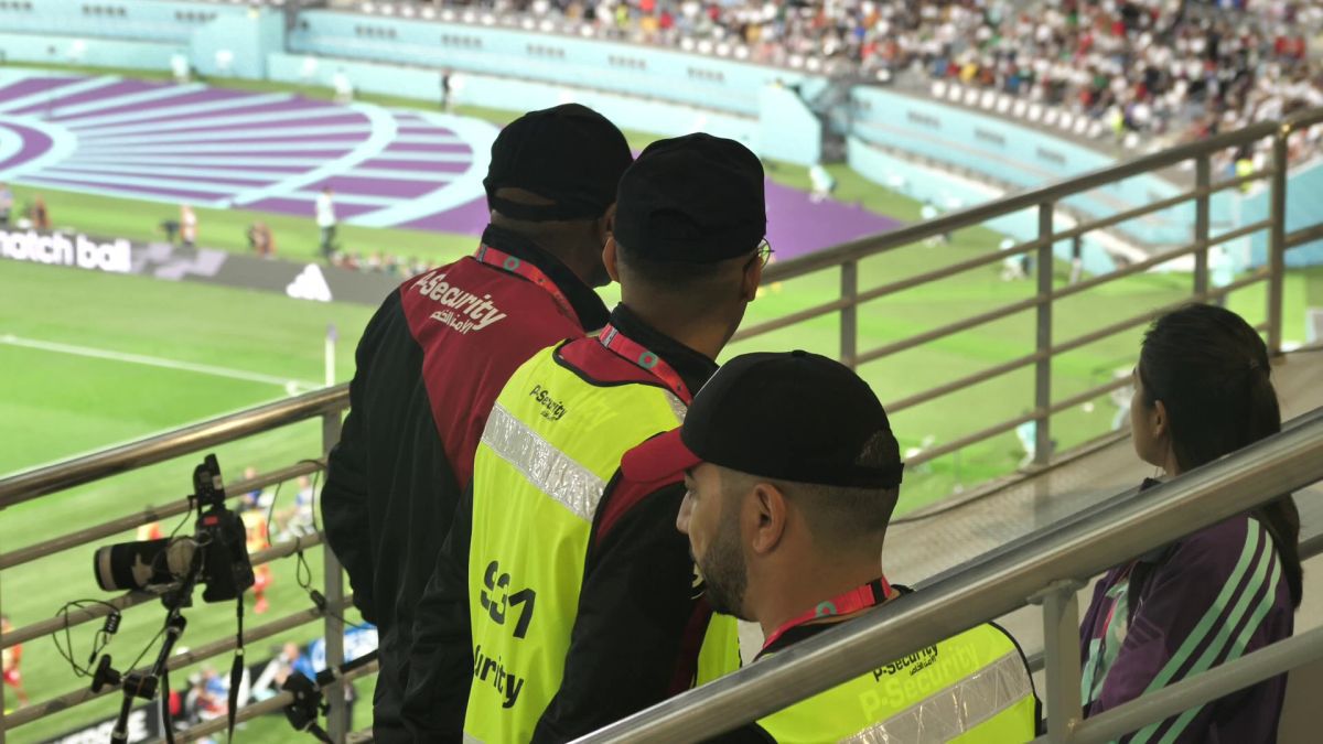 Au sudat canalele, au sigilat ușile! Așa menține Qatarul securitatea pe stadioanele Mondialului » Doar FIFA a produs haos