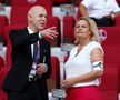 Nancy Faeser, Ministrul de Interne al Germaniei, cu banderola „One Love” lângă Infantino, foto: Guliver/Gettyimages
