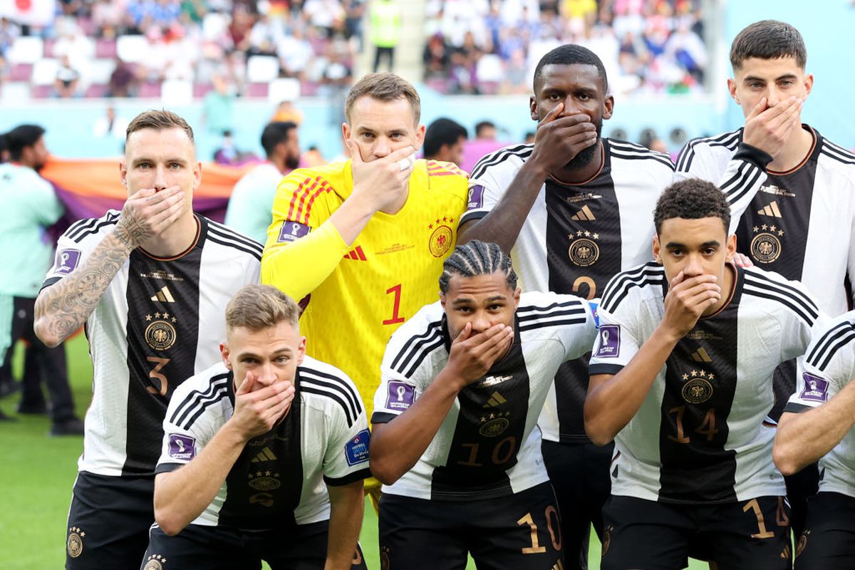 Protest in corpore al fotbaliștilor Germaniei » Una dintre cele mai de impact imagini ale acestui Mondial