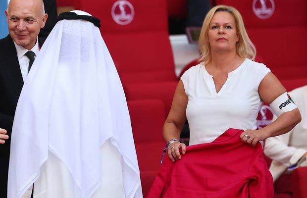 Ministrul Germaniei, gest sfidător în fața lui Infantino și a șeicilor! Imaginea din tribune e virală