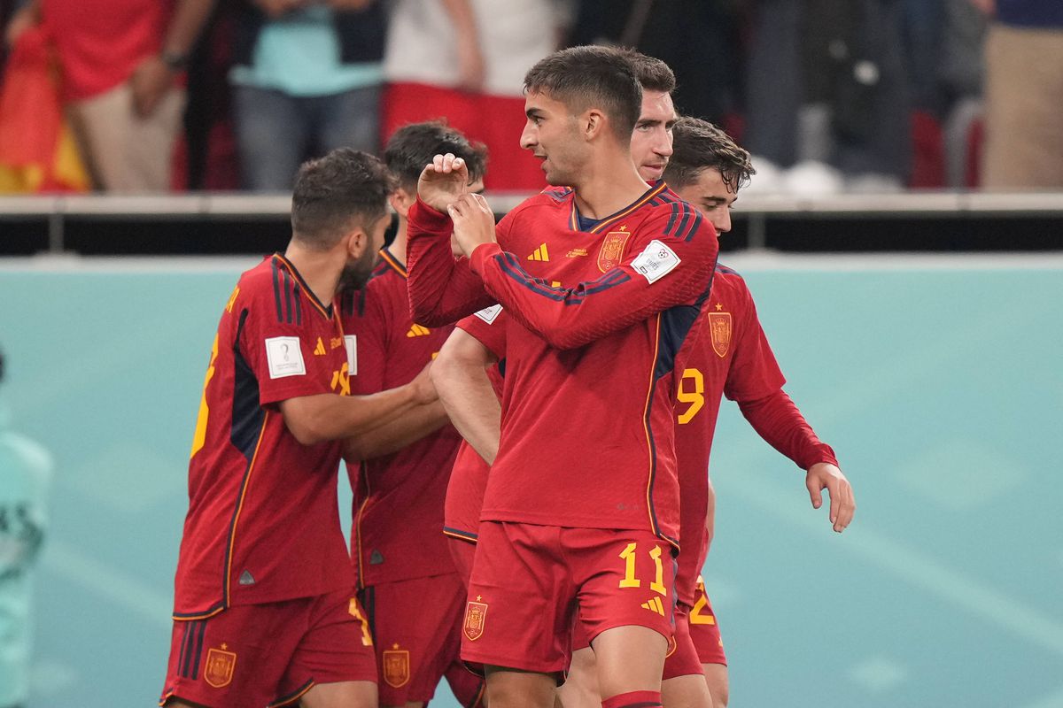 Ce s-a întâmplat la penalty-ul Spaniei » Reporterii GSP prezenți pe stadion au remarcat o fază neașteptată cu Busquets, Ferran Toress și Luis Enrique