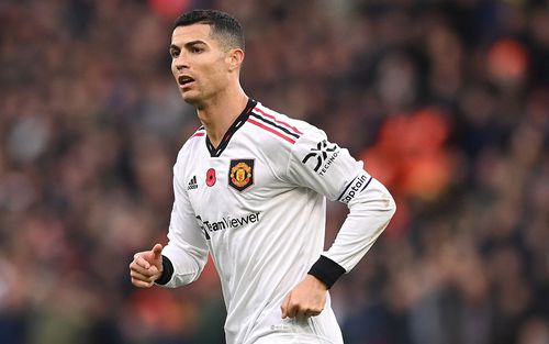 După despărțirea de Manchester United, Cristiano Ronaldo (37 de ani) este curtat și de Newcastle, și de Al-Nassr, ambele grupări fiind controlate de prințul moștenitor saudit Mohammed bin Salman.