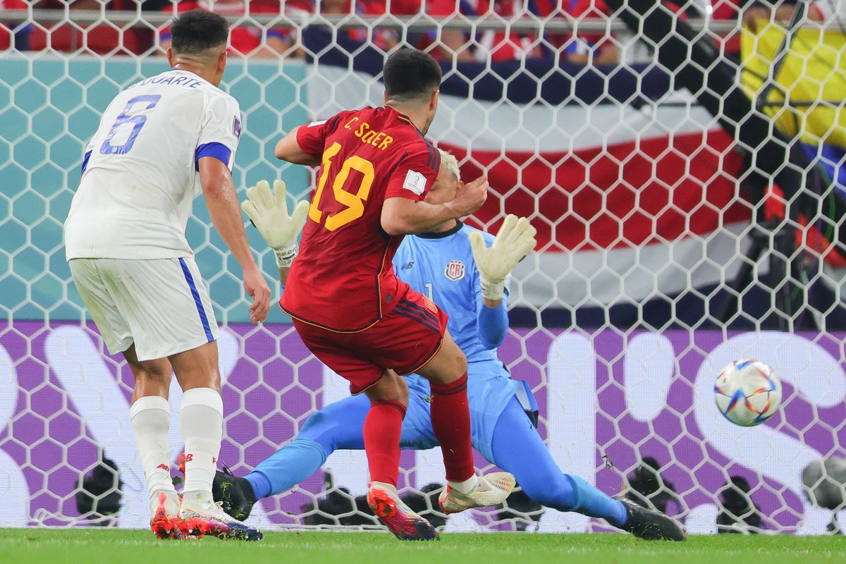 Ce s-a întâmplat la penalty-ul Spaniei » Reporterii GSP prezenți pe stadion au remarcat o fază neașteptată cu Busquets, Ferran Toress și Luis Enrique