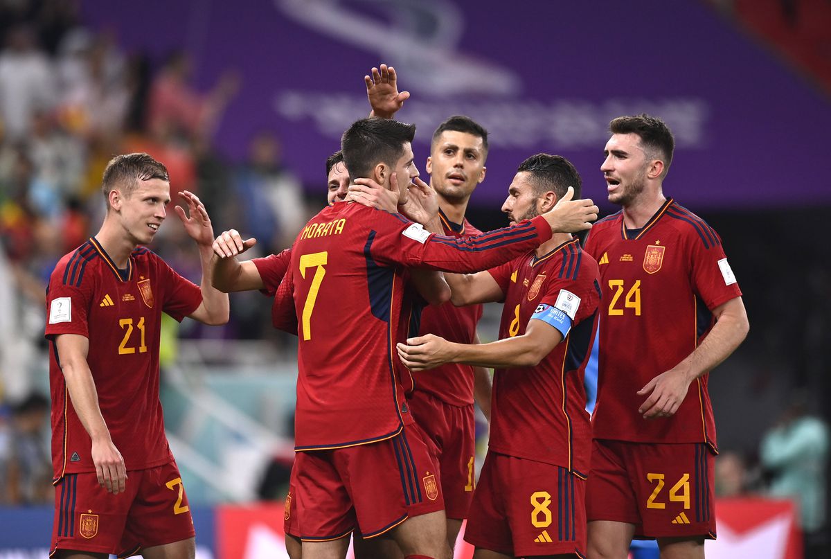 Ce s-a întâmplat la penalty-ul Spaniei » Reporterii GSP prezenți pe stadion au remarcat o fază neașteptată cu Busquets, Ferran Toress și Luis Enrique