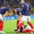 Lucas Hernandez a suferit în meciul dintre Franța și Australia o accidentare gravă // foto: Guliver/gettyimages