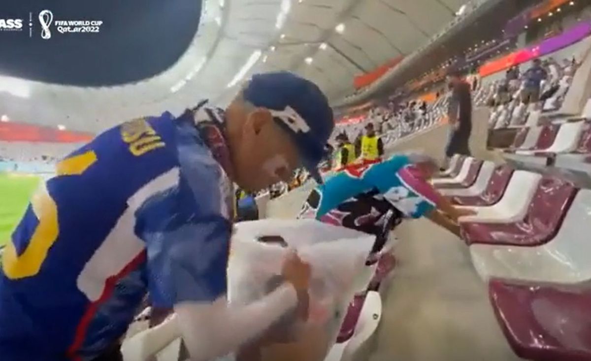 De ce fac suporterii japonezi curat după fiecare meci de la Mondial? Explicațiile fanilor