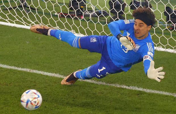 „Portarul cu 6 degete” ocrotit de numărul 13 » Serie uluitoare de coincidențe la Mondial