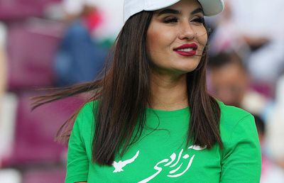 Gazeta a făcut topul celor mai spectaculoși suporteri de la Mondial » Mexicanii au transformat Doha, însă fanele Iranului fură toate privirile